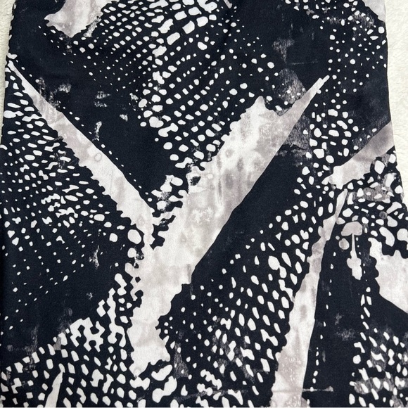 Lululemon Flow Y Tank - Picture 2 of 5